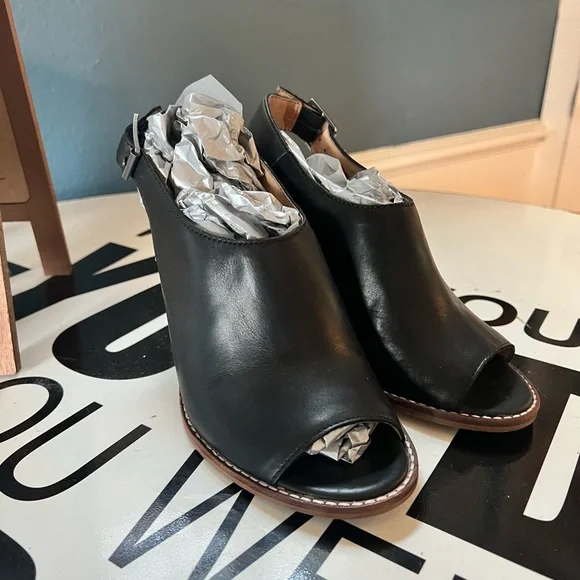 Madewell The Cary Sandal in Leather - Picture 3 of 5